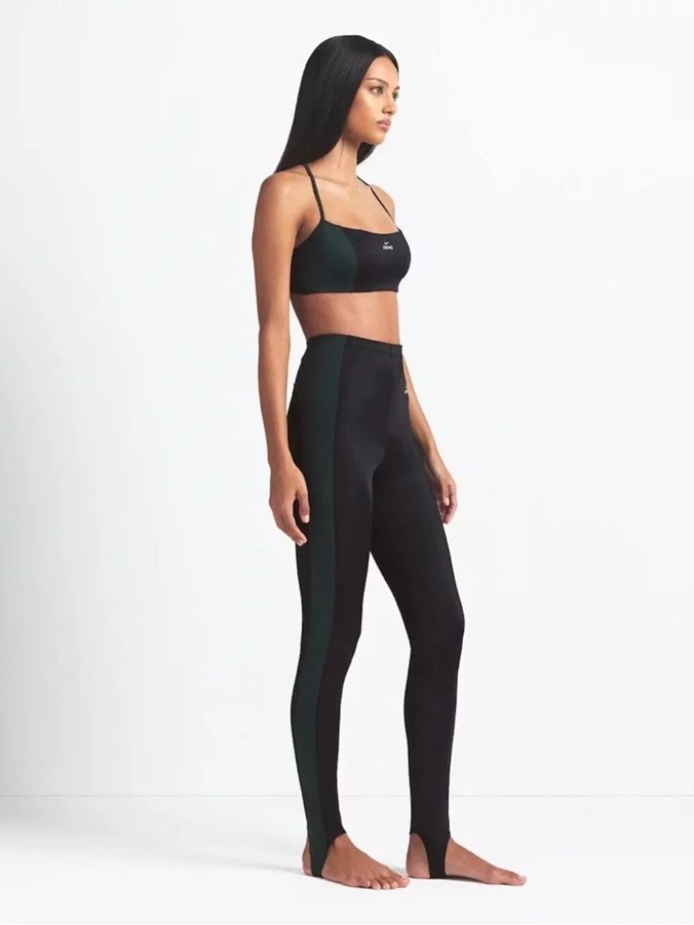 NWOT NikeSKIMS Shine Drawcord Stirrup Legging 26"